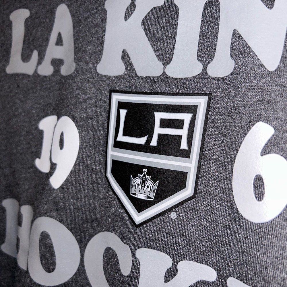 ๐๐๐๏ธ Los Angeles Kings NHL Hockey Marquee Stadium Hoodie ๐๏ธ๐ฅ
๐๐ - Picture 9 of 13